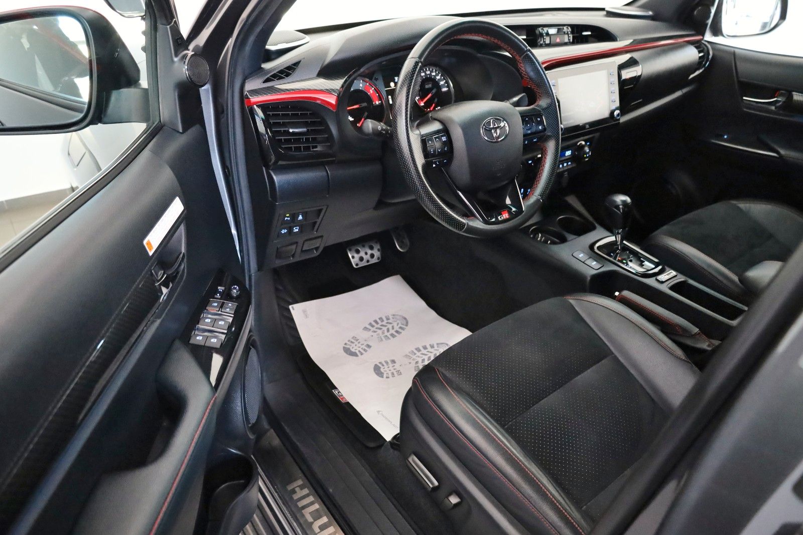 Fahrzeugabbildung Toyota Hilux 2.8 D-4D GR Sport,Alcantara,ACC,Rollo, AHK