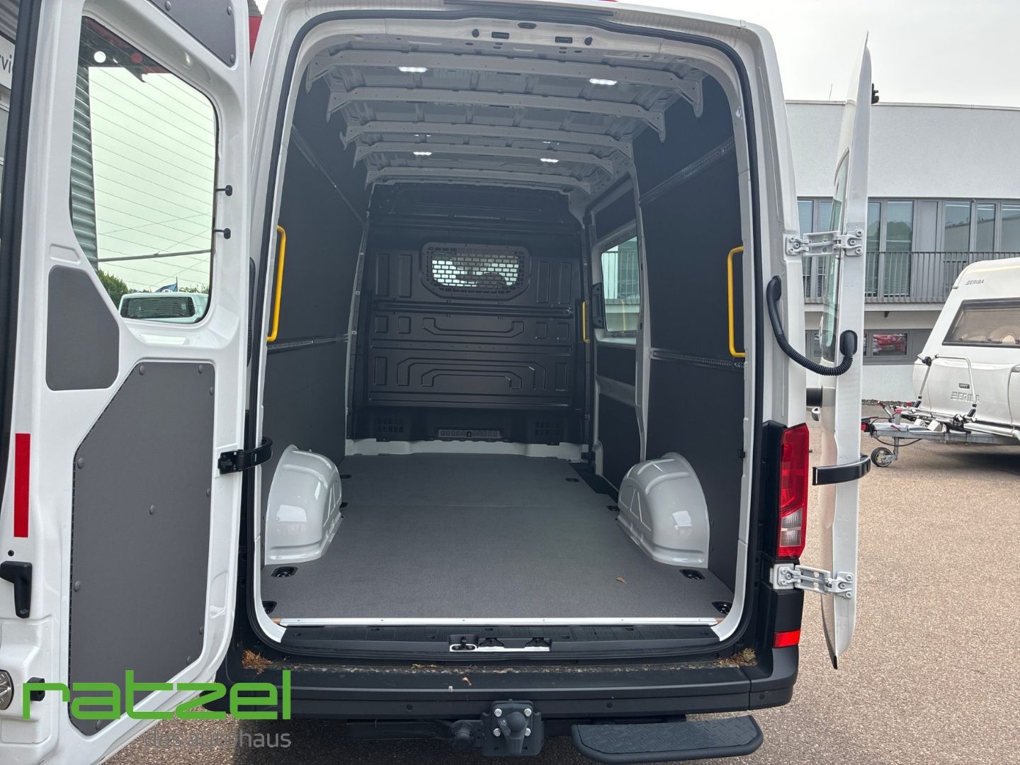 Fahrzeugabbildung Volkswagen Crafter 35 Kasten HD Autom. Klima+Kamera+Flügelt