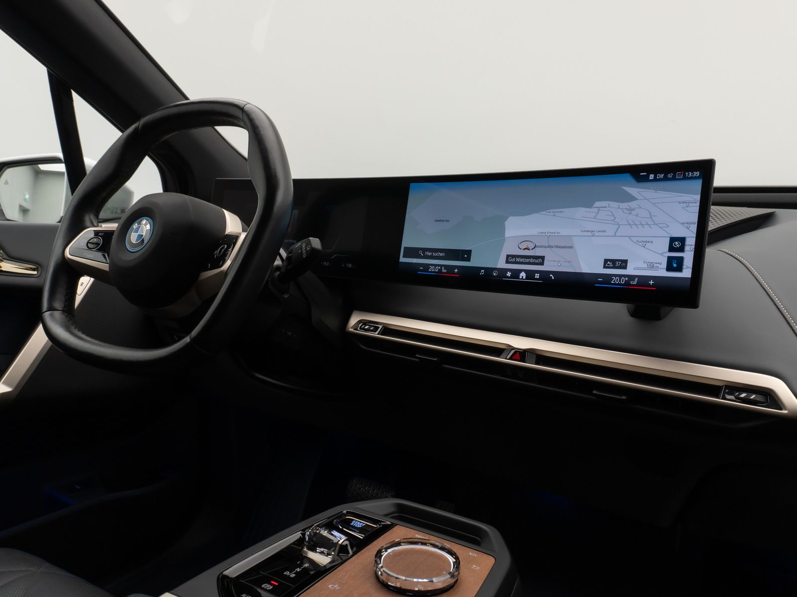 Fahrzeugabbildung BMW iX xD40 Sport SkyLounge Laser 360°DAB H/K 22Zoll
