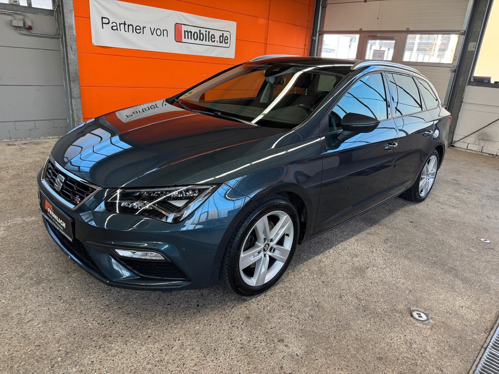 SEAT Leon ST FR 2.0 TSI DSG Navi LED Alcantara Kamera