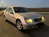 Mercedes-Benz MERCEDES-BENZ W203 C220 CDI - Mercedes-Benz C 220 aus 2000: Cdi
