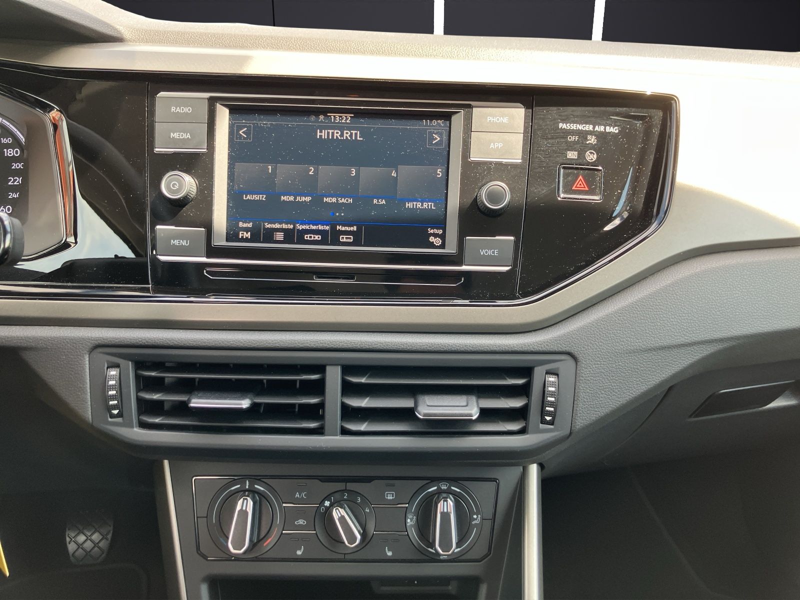 Fahrzeugabbildung Volkswagen Polo 1.0 Comfortline Klima DAB PDC SH