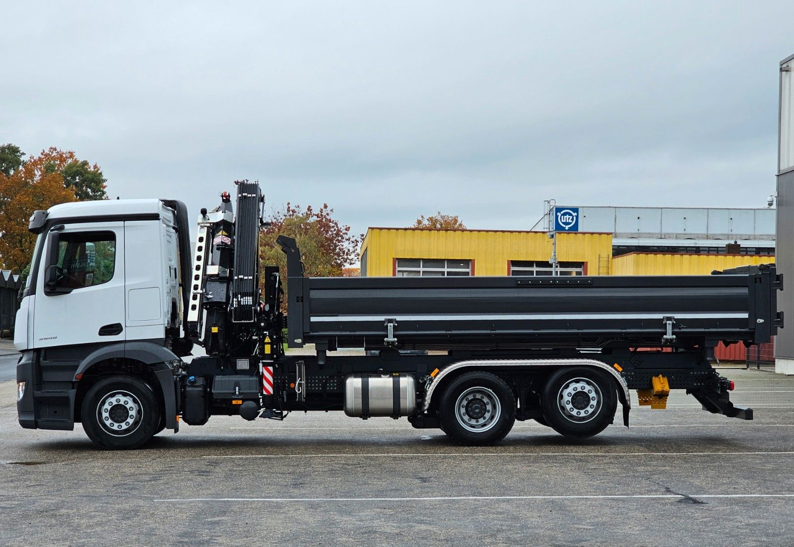 Fahrzeugabbildung Mercedes-Benz Actros 2545 Bordmatik Lenk/Lift FASSI 235-6