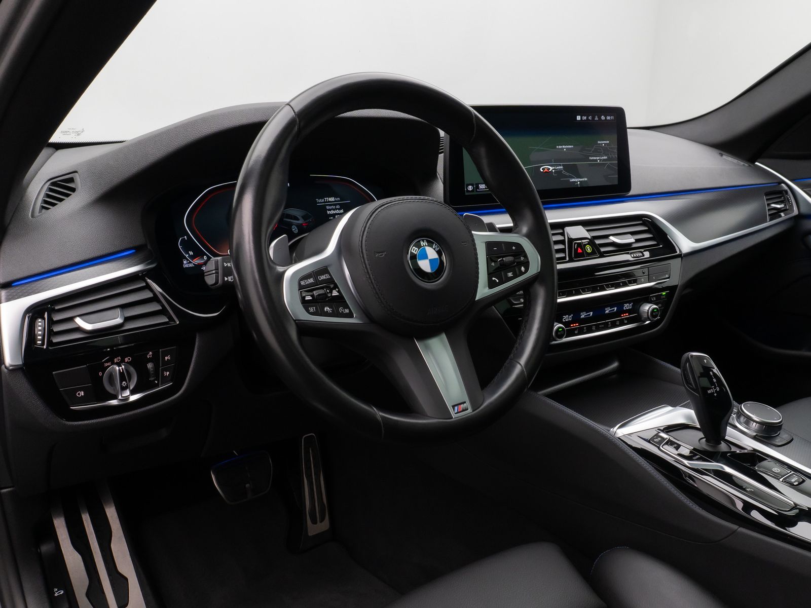 Fahrzeugabbildung BMW 530d xD M Sport Panorama Kamera HUD HiFi Komfort
