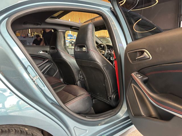 Mercedes-Benz A 250 *PANORAMA*HarmanKardon*SPORT*PDC(CAM)*