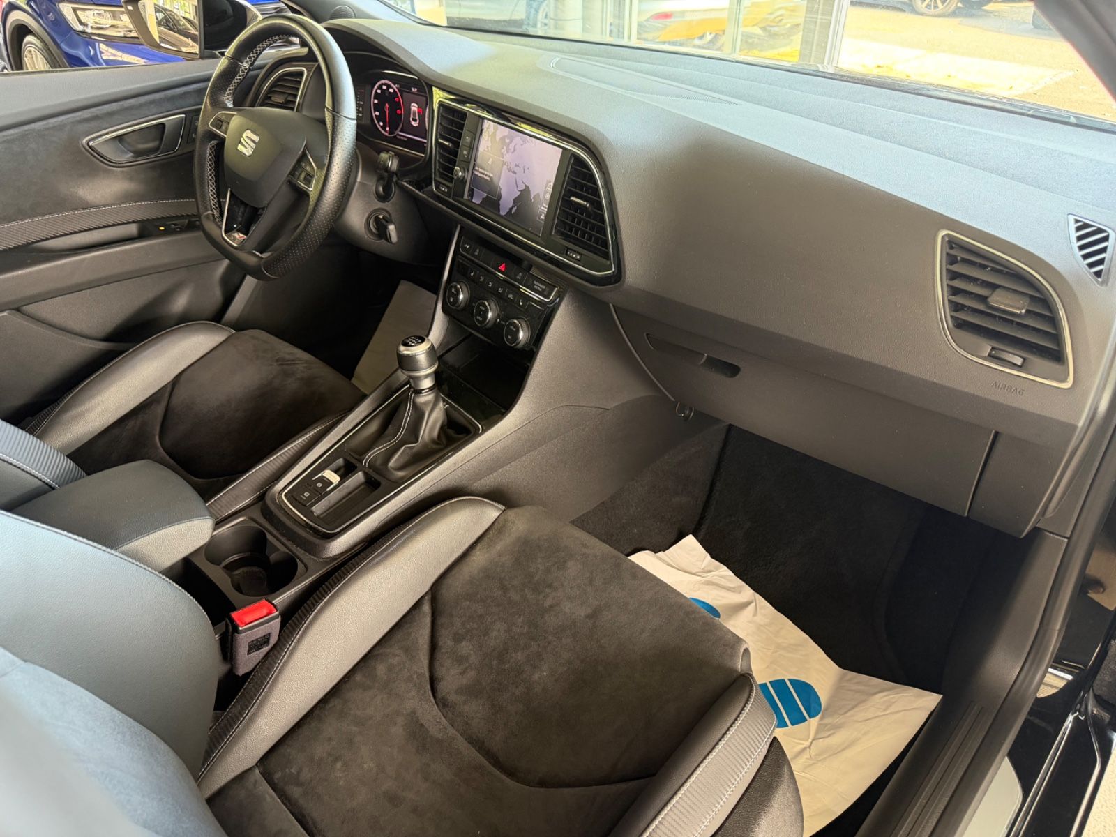Fahrzeugabbildung SEAT Leon Cupra 300 * Schalter * 1.Hand*