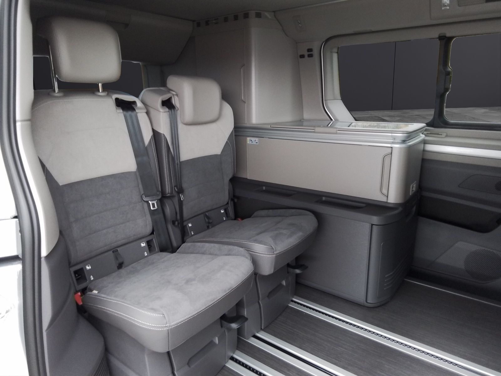 Fahrzeugabbildung Volkswagen T7 California Ocean 7-DSG ACC RFK NAVI STANDH. D