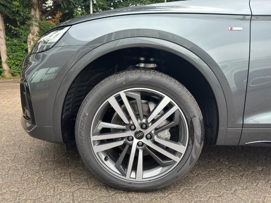 Fahrzeugabbildung Audi Q5 40 2.0 TDI quattro S-Line AHK, MATRIX, Navi