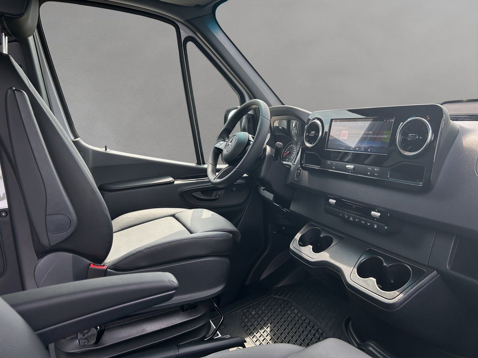 Fahrzeugabbildung Mercedes-Benz Sprinter319 Kasten/Mixto 4x4 PRO Hoch AHK Standh