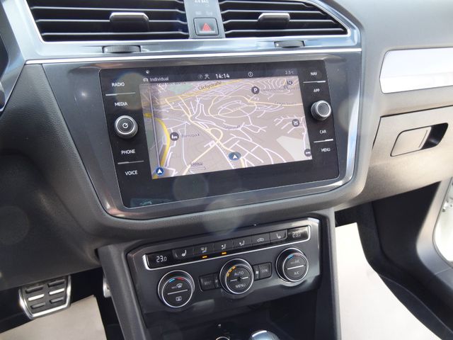 Fahrzeugabbildung Volkswagen Tiguan Allspace/2 x R-Line/Navi/AHK/DSG/Allrad/
