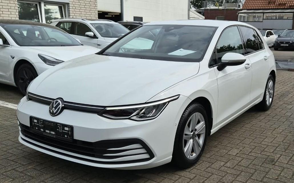 Volkswagen Golf VIII 2.0 TDI Life Ambiente Kam Keyless LED 