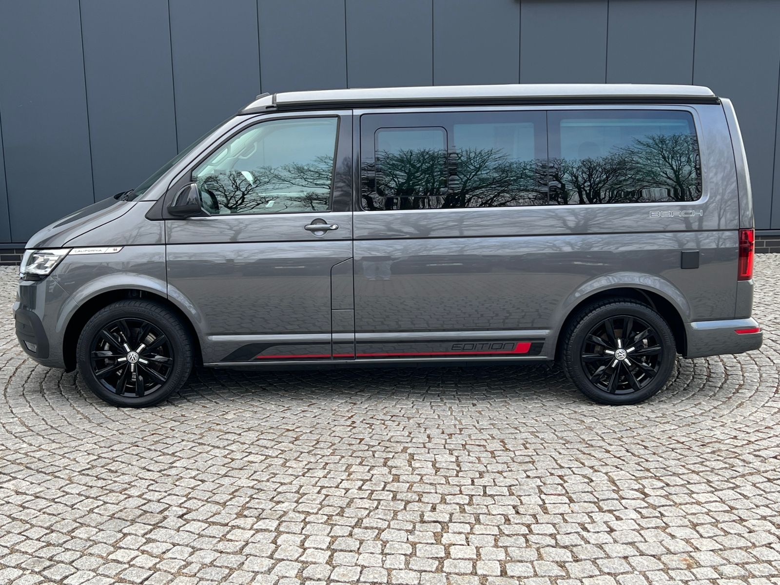 Fahrzeugabbildung Volkswagen T6.1 California Beach Tour Edition 2.0 TDI DSG 4
