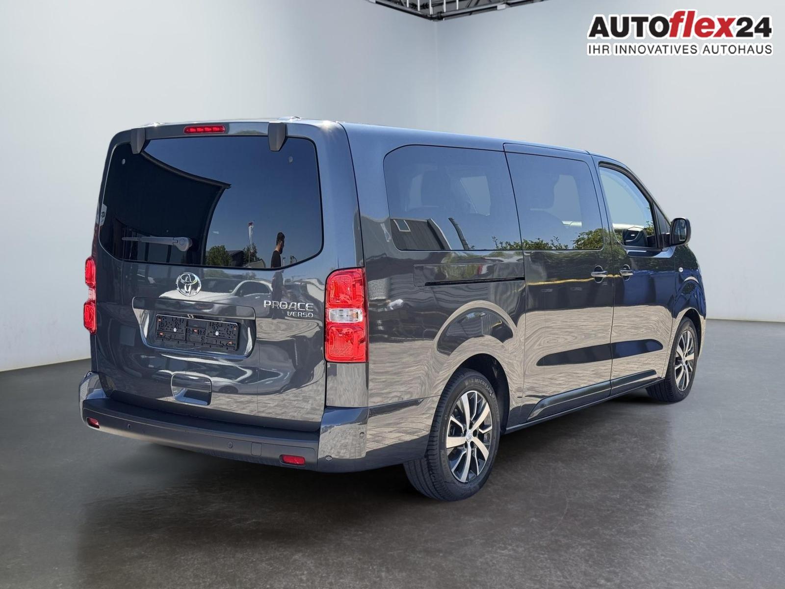 Toyota Proace Verso 2,0 D-4 L2 8-Sitzer ACC 2ZoKlima...