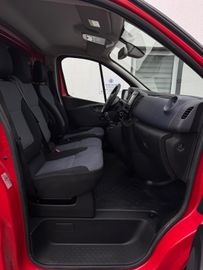 Opel Vivaro - 8