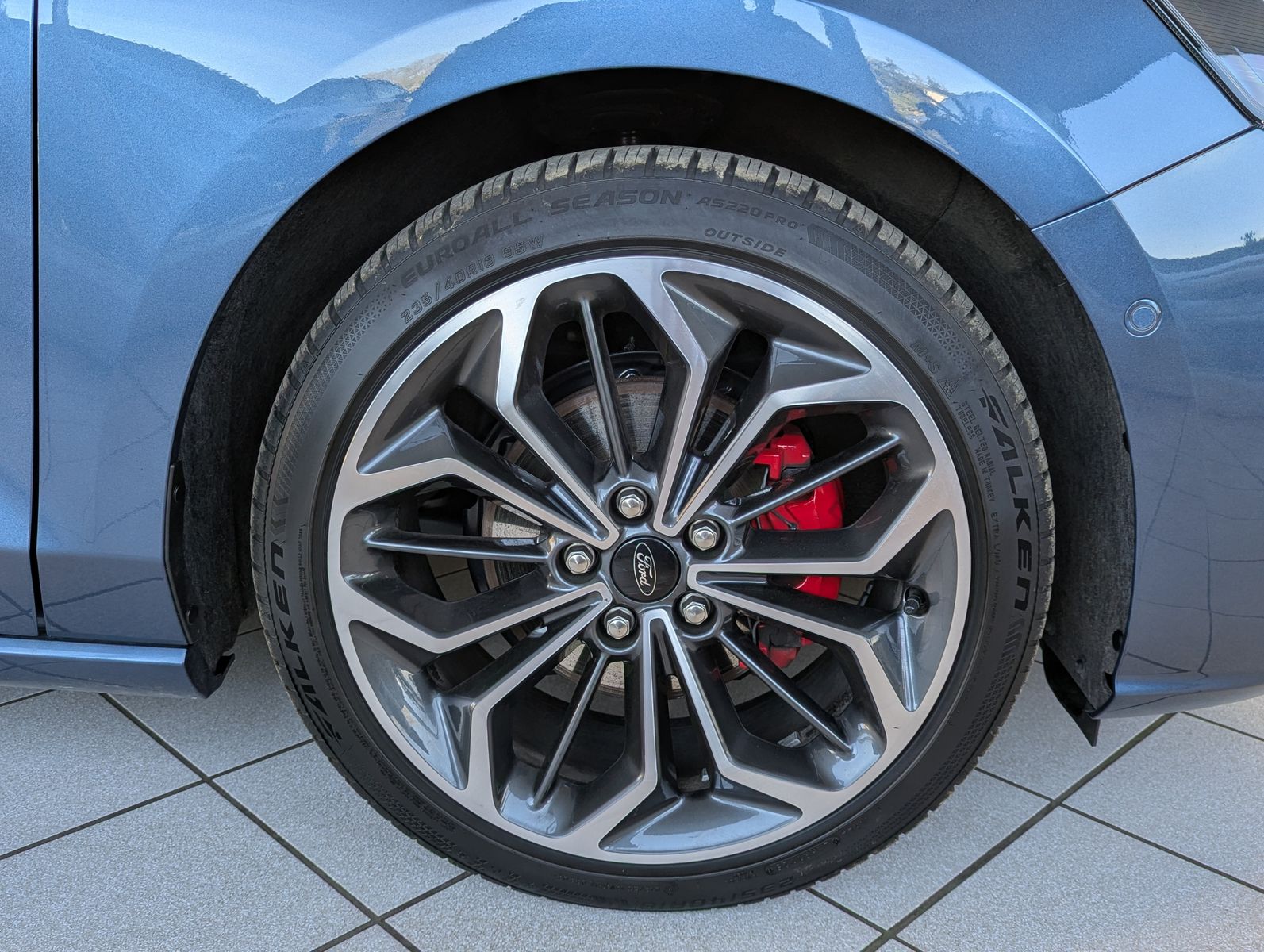 Fahrzeugabbildung Ford Focus 1.0 ST-Line X Styling Matrix B&amp;O Pano 18"