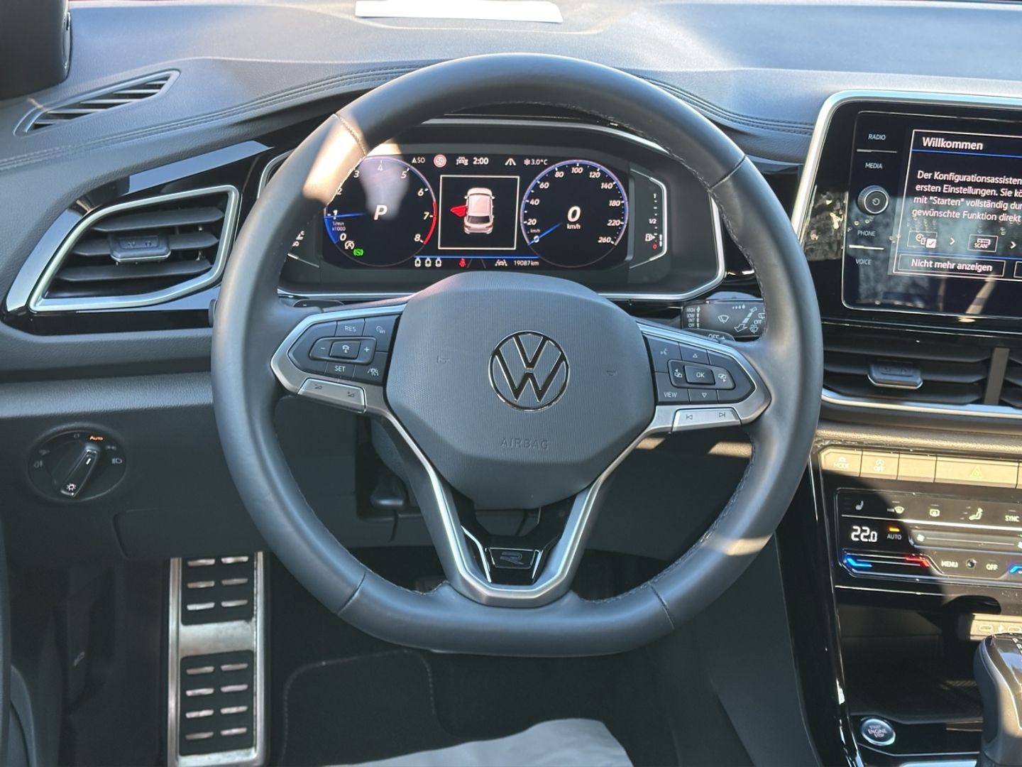 T-Roc 1.5 TSI R-Line DSG AHZV LED PDC Rückfahrka