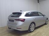 Skoda Octavia Kombi 1.5 TSI First Ed. Leder Navi LED - : Silber, Kombi