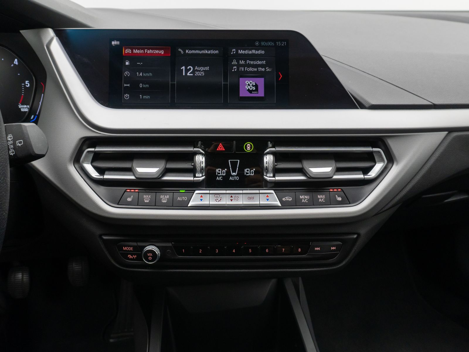 Fahrzeugabbildung BMW 116d Kamera DAB Sitzhzg LED Geschwindigkeitsreg