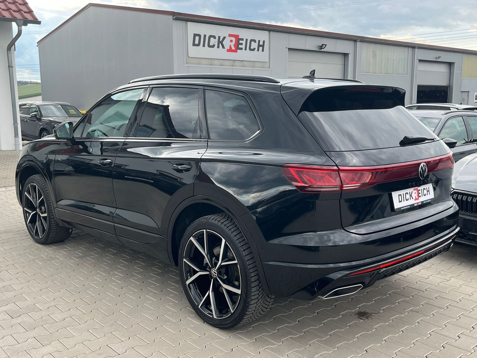 Imagen del vehículo: Volkswagen Touareg 3.0 TDI 4M R-Line VOLL Black 22" UPE 114T