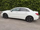 Mercedes-Benz A 200 DCT -