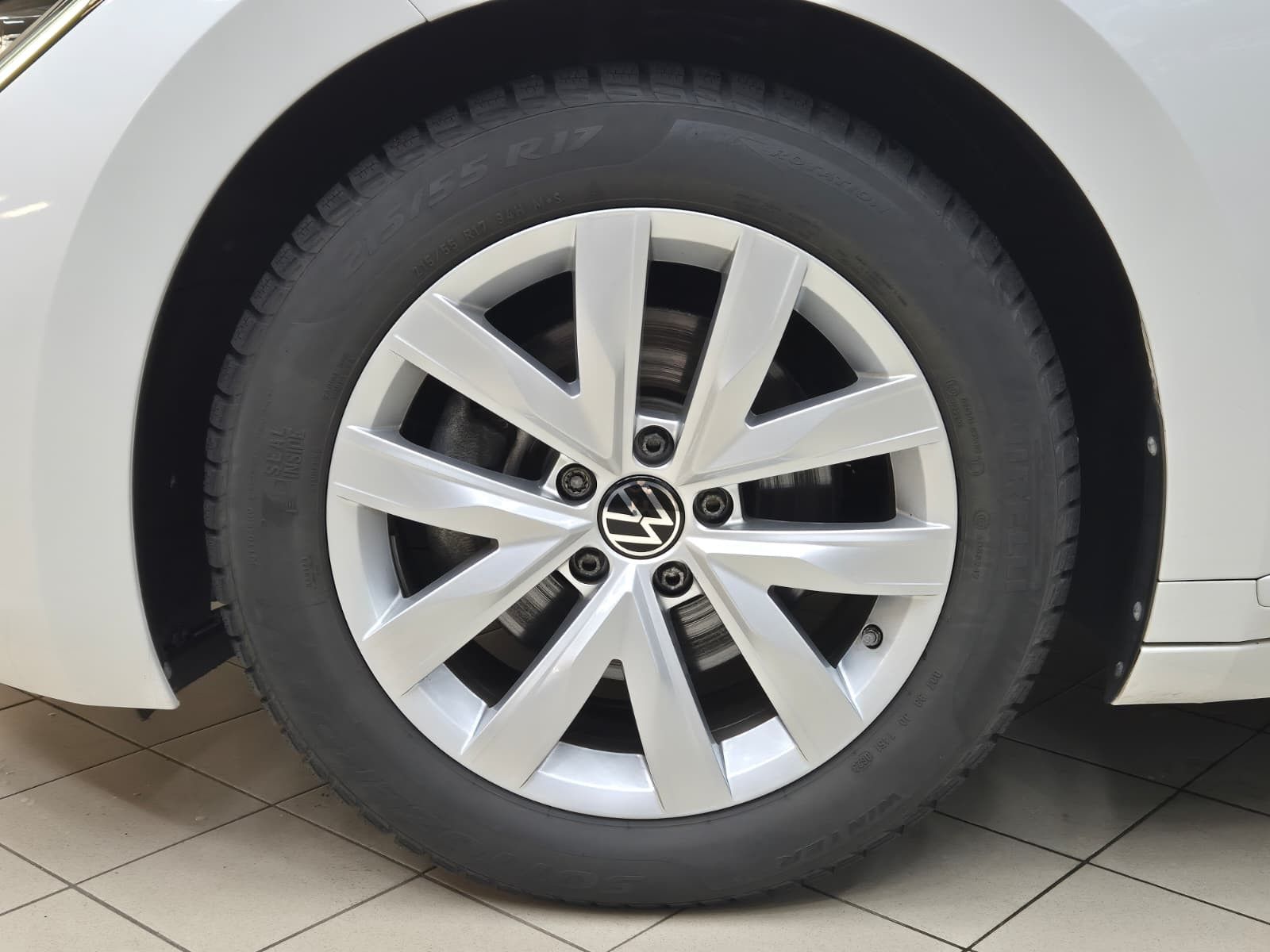 Fahrzeugabbildung Volkswagen Arteon 2.0 TDI DSG >VIRTU+NAVI+SHZ+LED+PDC+ACC+