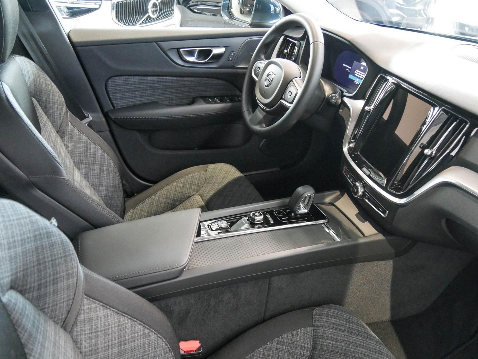 Volvo V60 B4 Core Harman/Kardon