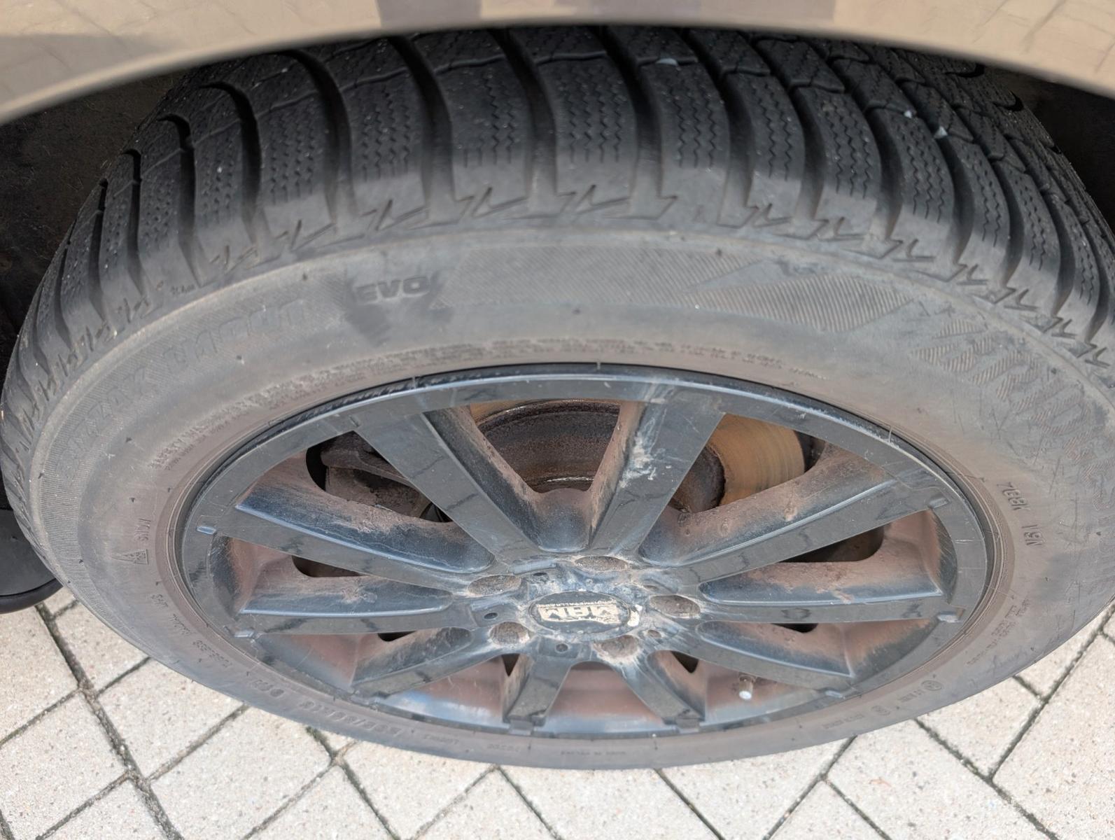 Volkswagen Passat 2015 — photo 27