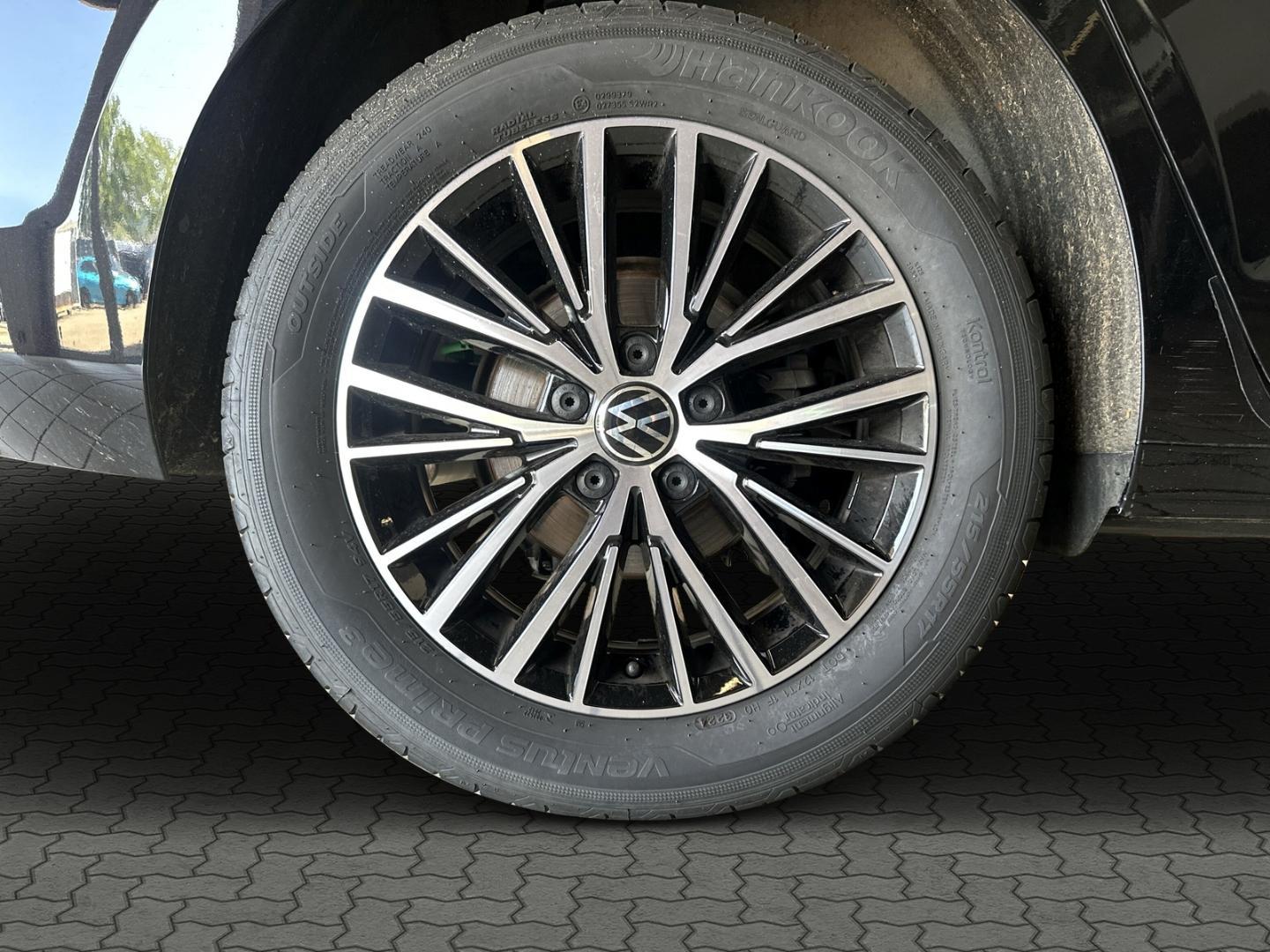Volkswagen Touran Comfortline DSG NaviPRO PANO Kam 7-Sitzer