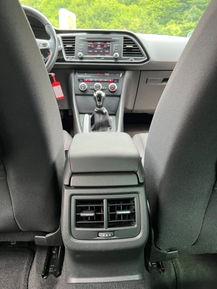 Fahrzeugabbildung SEAT Leon ST Style *SITZHEIZUNG* ROLLO *1.HAND*