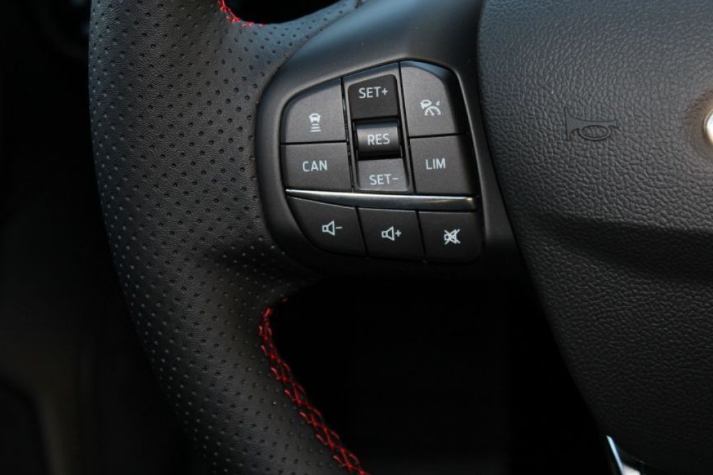 Fahrzeugabbildung Ford Focus Turnier ST-LINE