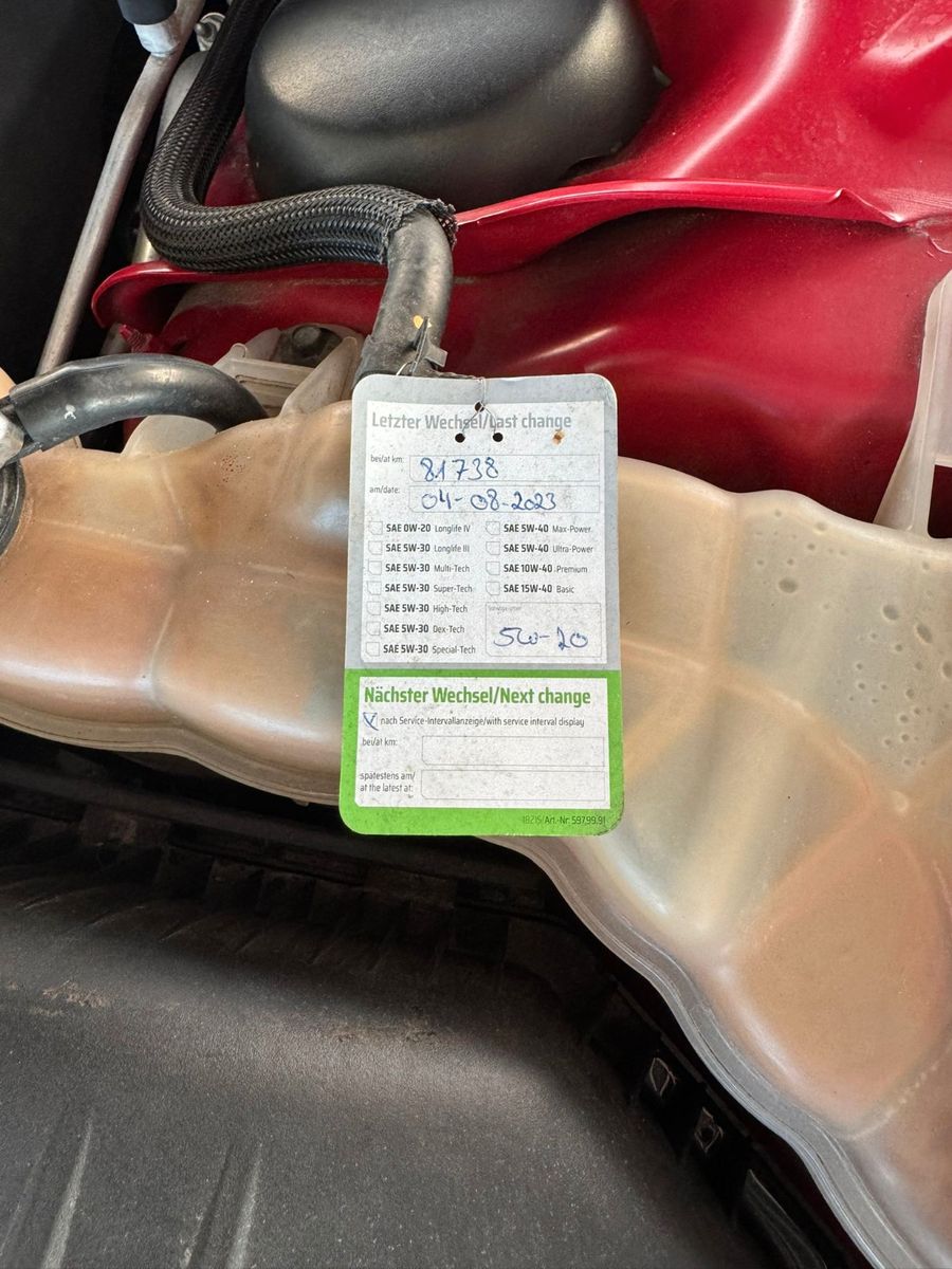 Fahrzeugabbildung Dodge Charger 5,7 R/T "Road-Track" Deutsche EZ