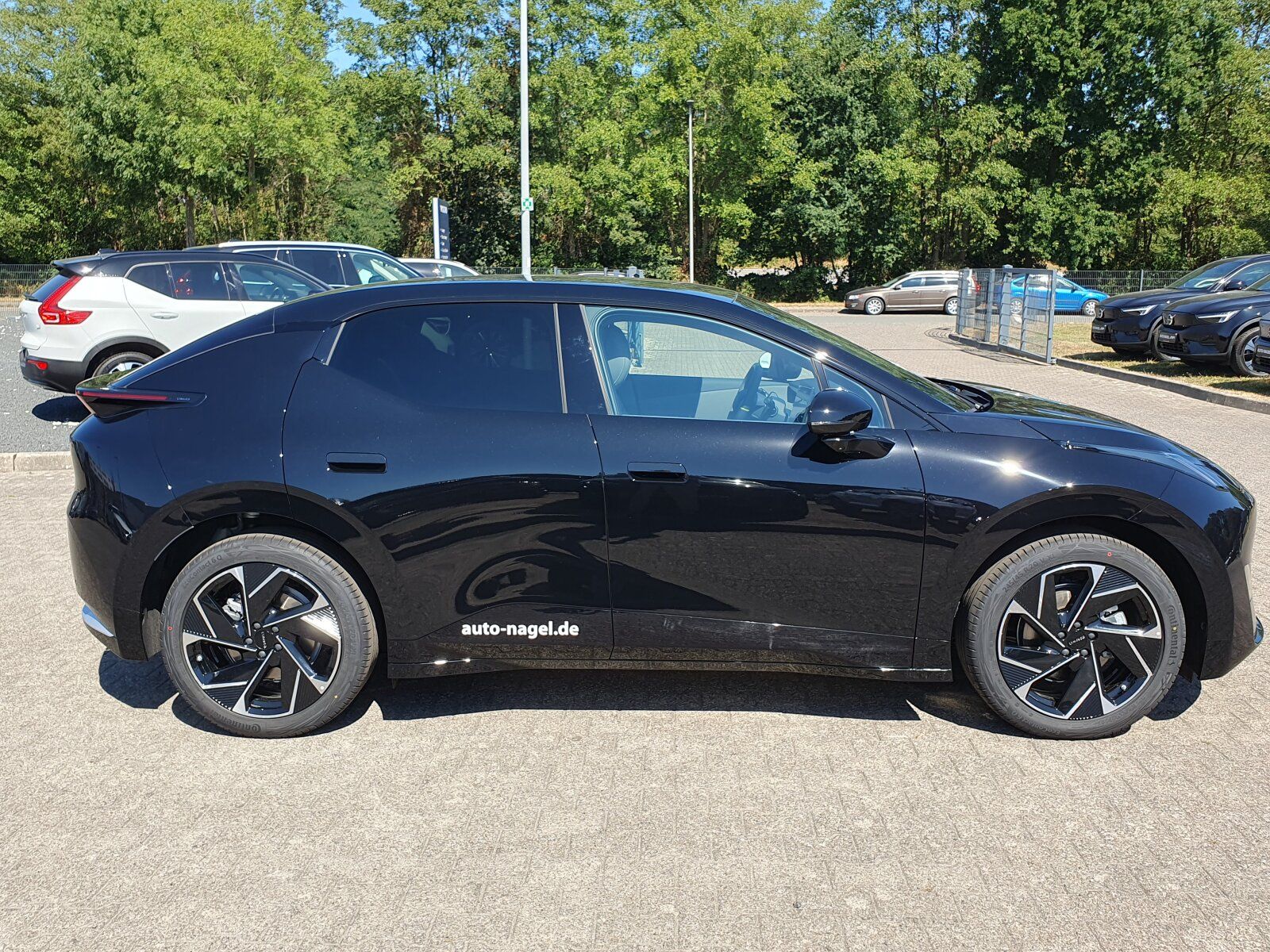 Lynk & Co 02