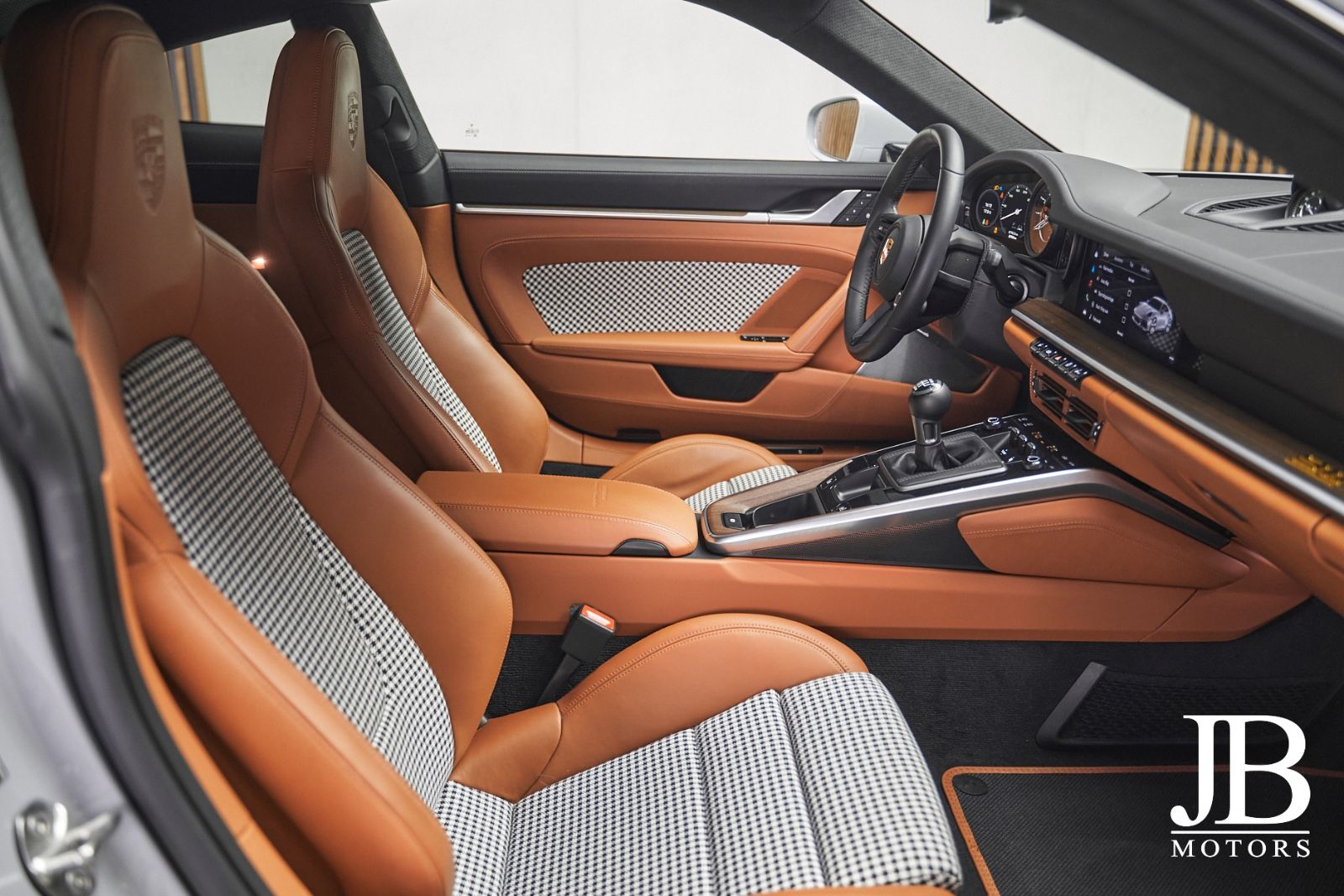 Fahrzeugabbildung Porsche 992 Sport Classic Burmester Lift Cognac 360° LED