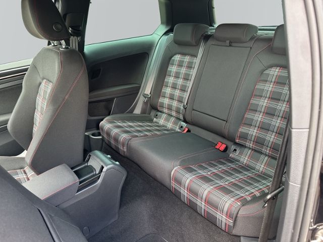 Golf VII 2.0 GTI BI-XENON+NAVI+KLIMA+AHK+GRA+SHZ