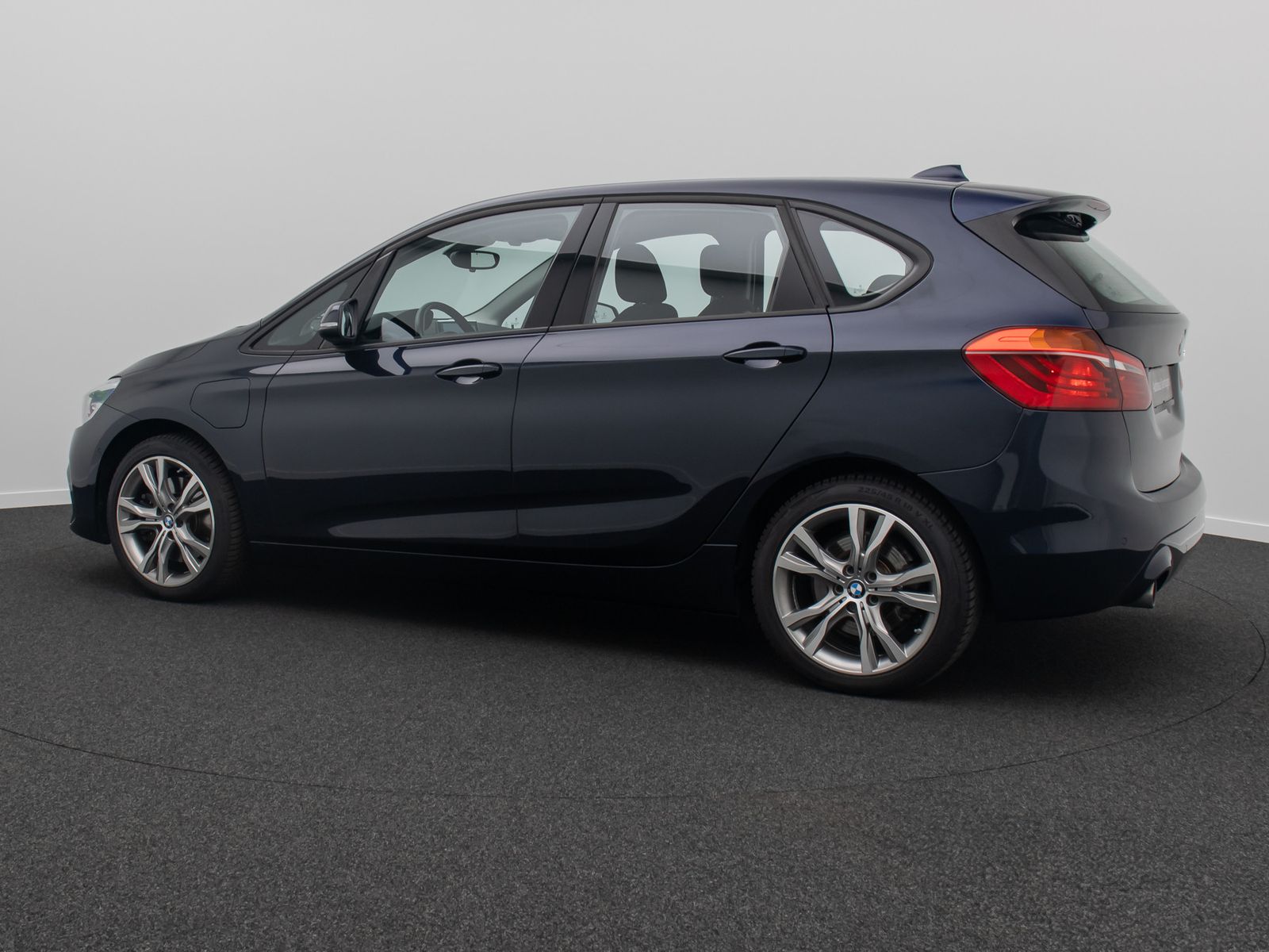 Fahrzeugabbildung BMW 225 Active Tourer iPerf ACC Kamera HUD DAB 18"