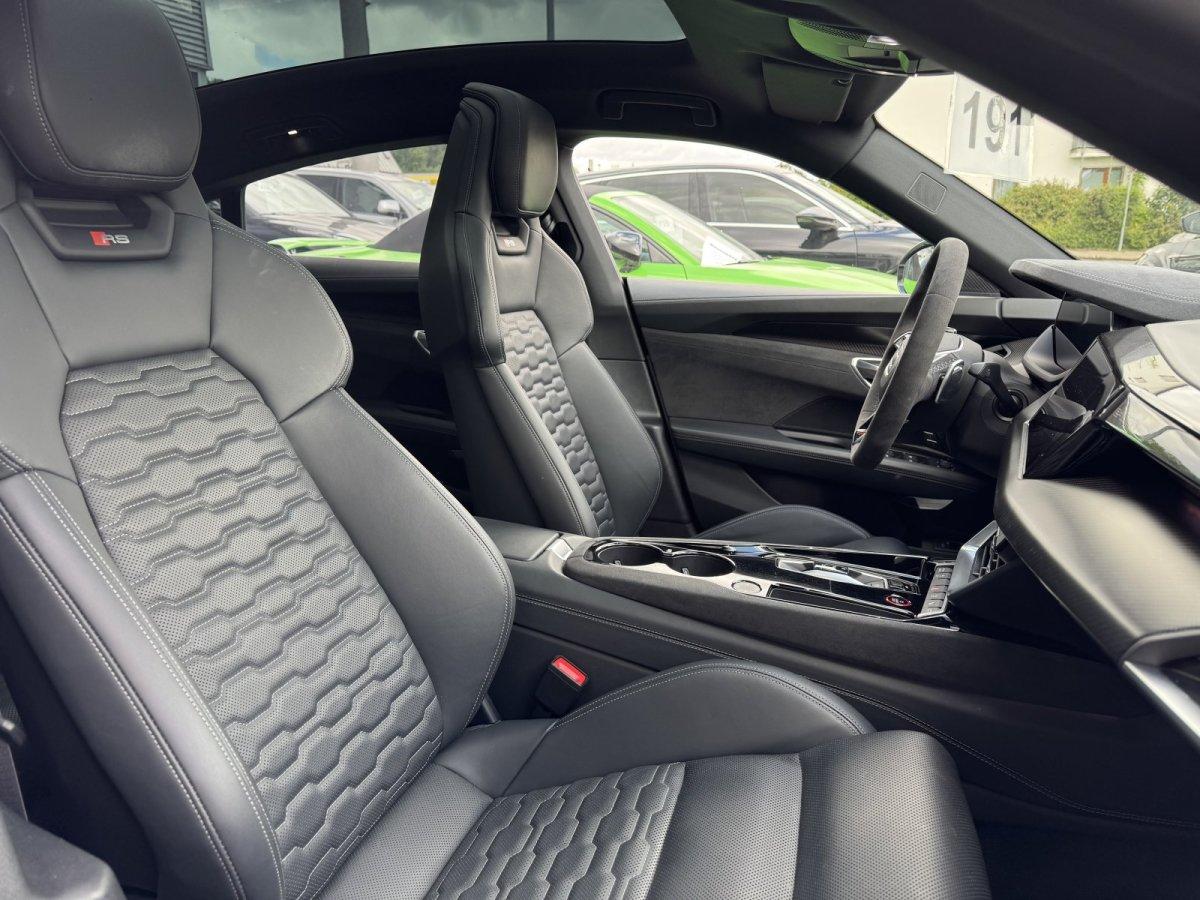 Audi e-tron RS GT quattro Carbon Top-View Headup 21Zo