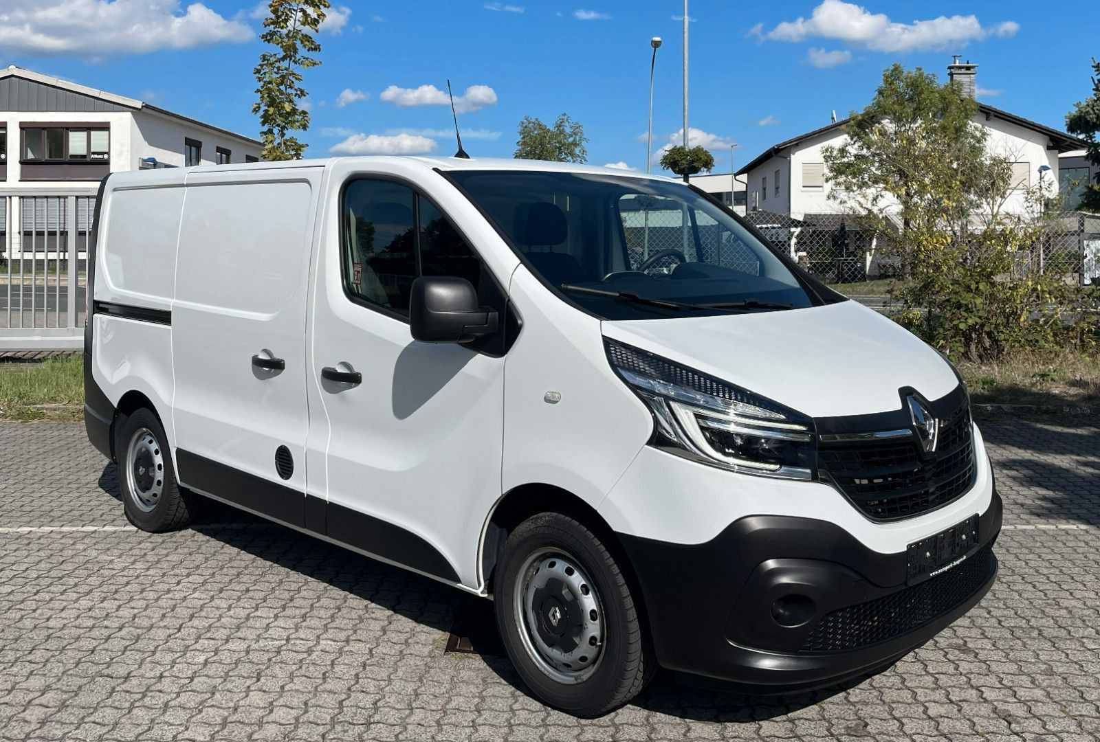 Renault Trafic - 1