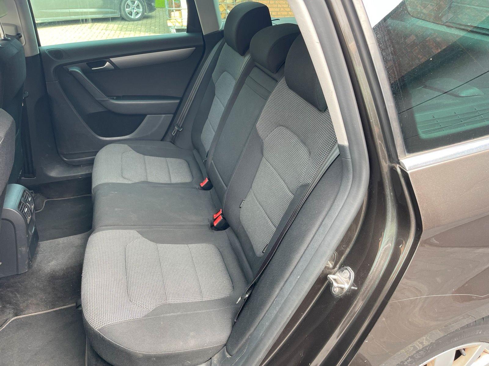 Volkswagen Passat 2012 — photo 8