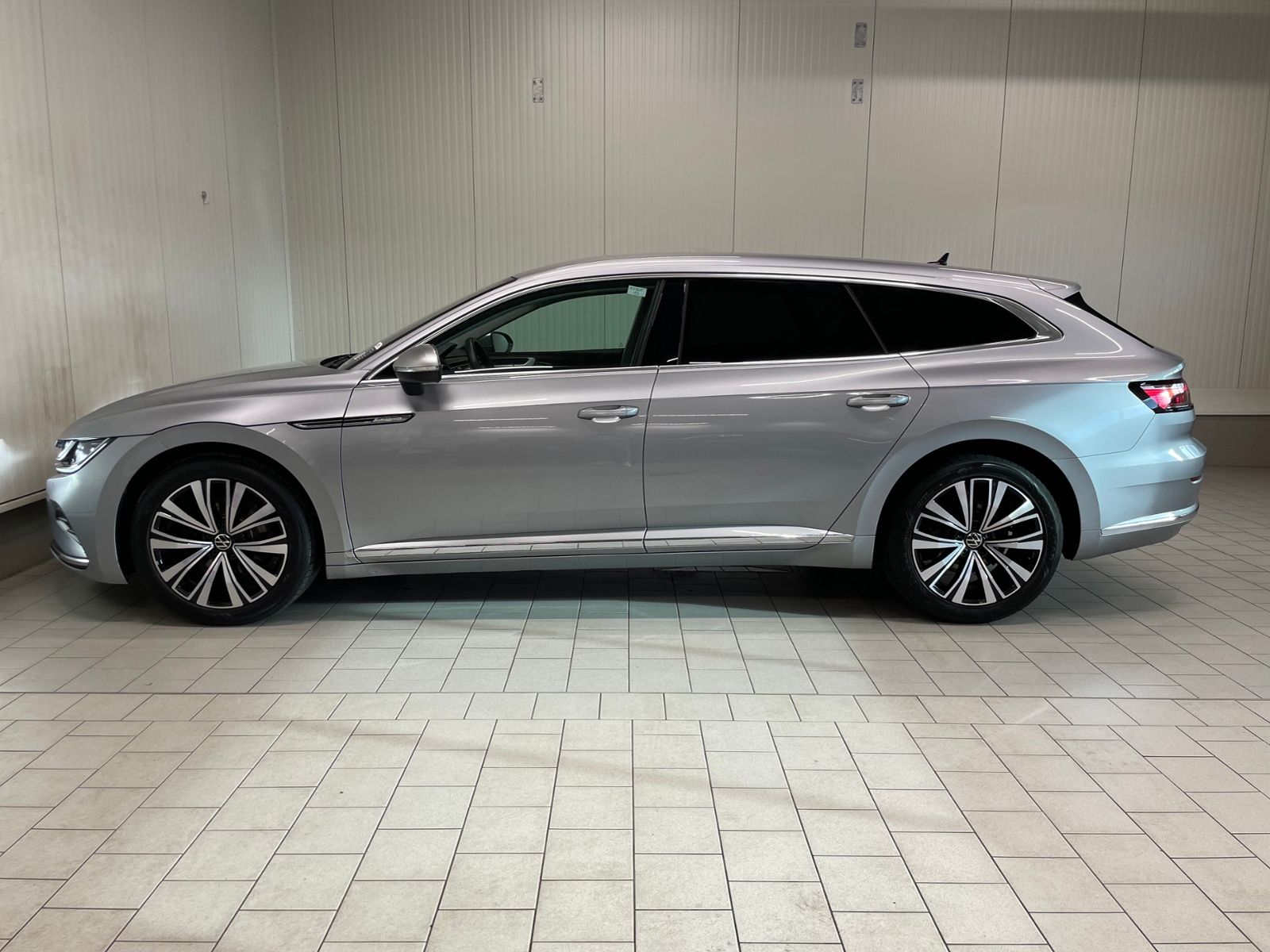 Volkswagen Arteon Shootingbrake Elegance 2.0 TDI DSG IQ.LIG imagem 3