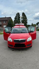 Skoda Roomster Basis - Skoda Roomster: Rot