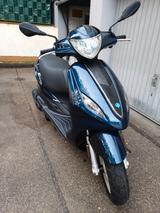Piaggio FLy 50 4 Takt - PIAGGIO FLY 50 4T