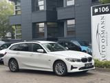BMW 330 e Touring Aut. Advantage / RFK / LED - BMW 330 in Mönchengladbach