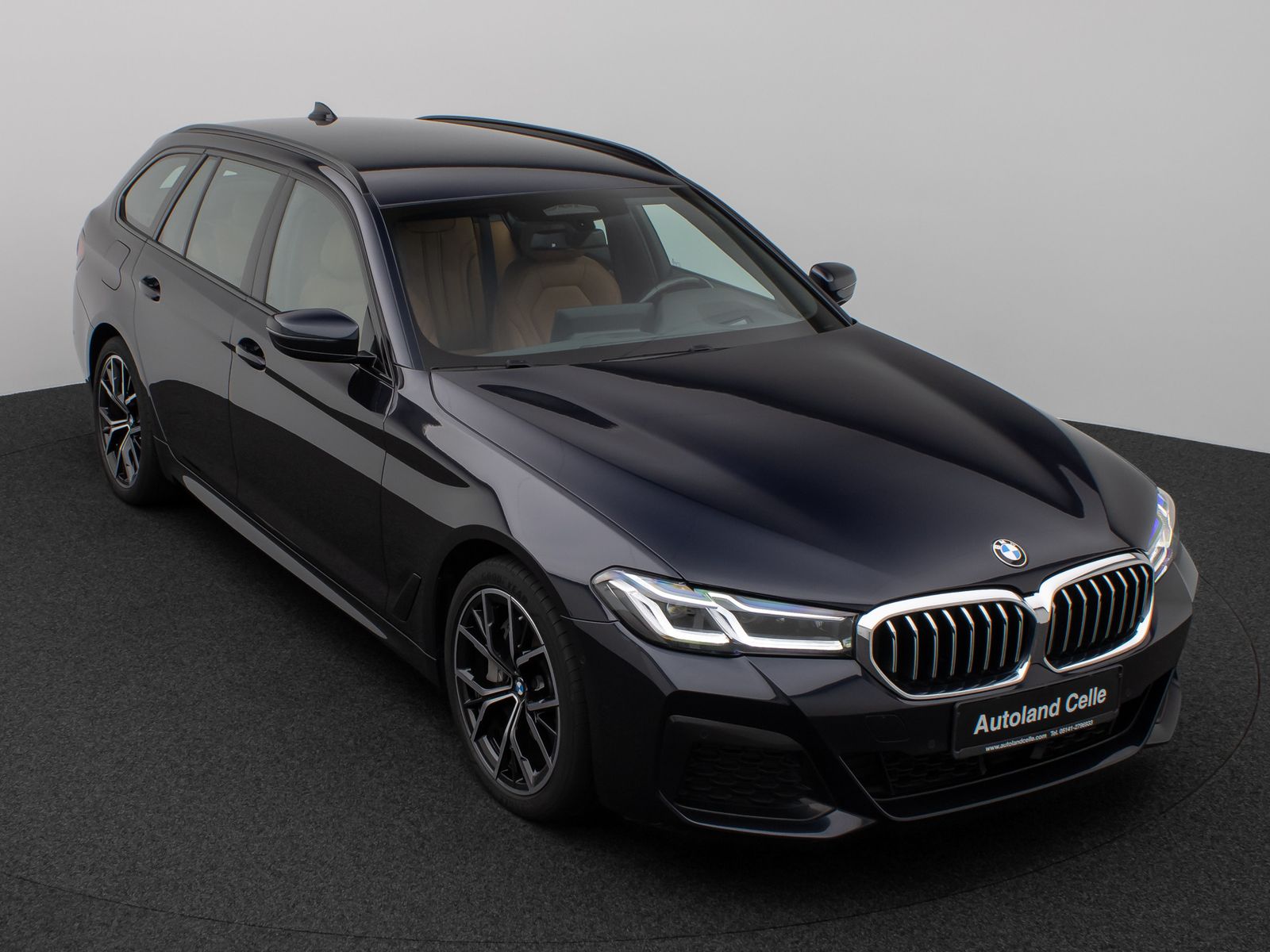 Fahrzeugabbildung BMW 540d xD  M Sport Laser Kamera HUD DAB H/K 19Zoll