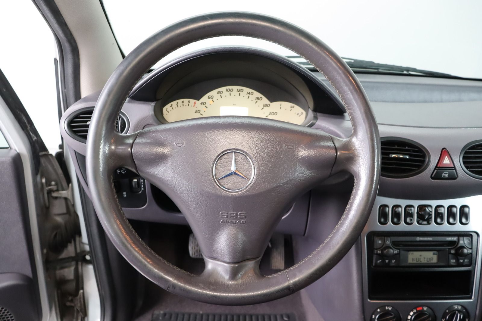 Fahrzeugabbildung Mercedes-Benz A 160 AVANTGARDE * Teill. * HU/AU 04.26