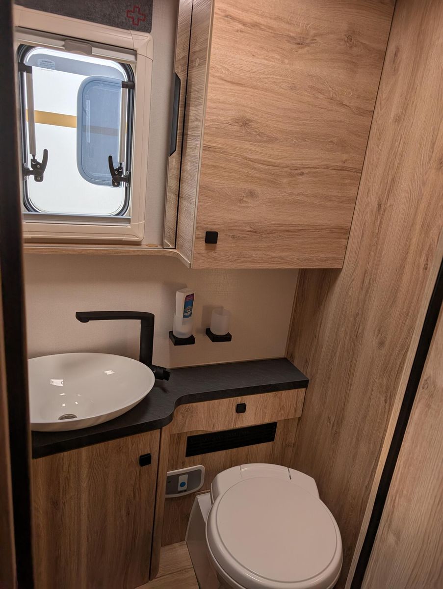 Fahrzeugabbildung Eura Mobil Integra Line IL 720 EF SAT, SOLAR, LUFTFEDERUNG