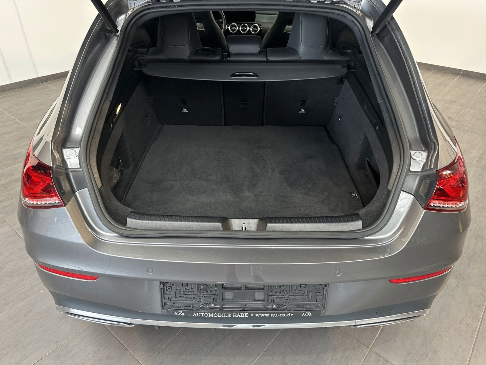 Fahrzeugabbildung Mercedes-Benz CLA 200 Shooting Brake 4M AMG-Line NAV+LED+360°