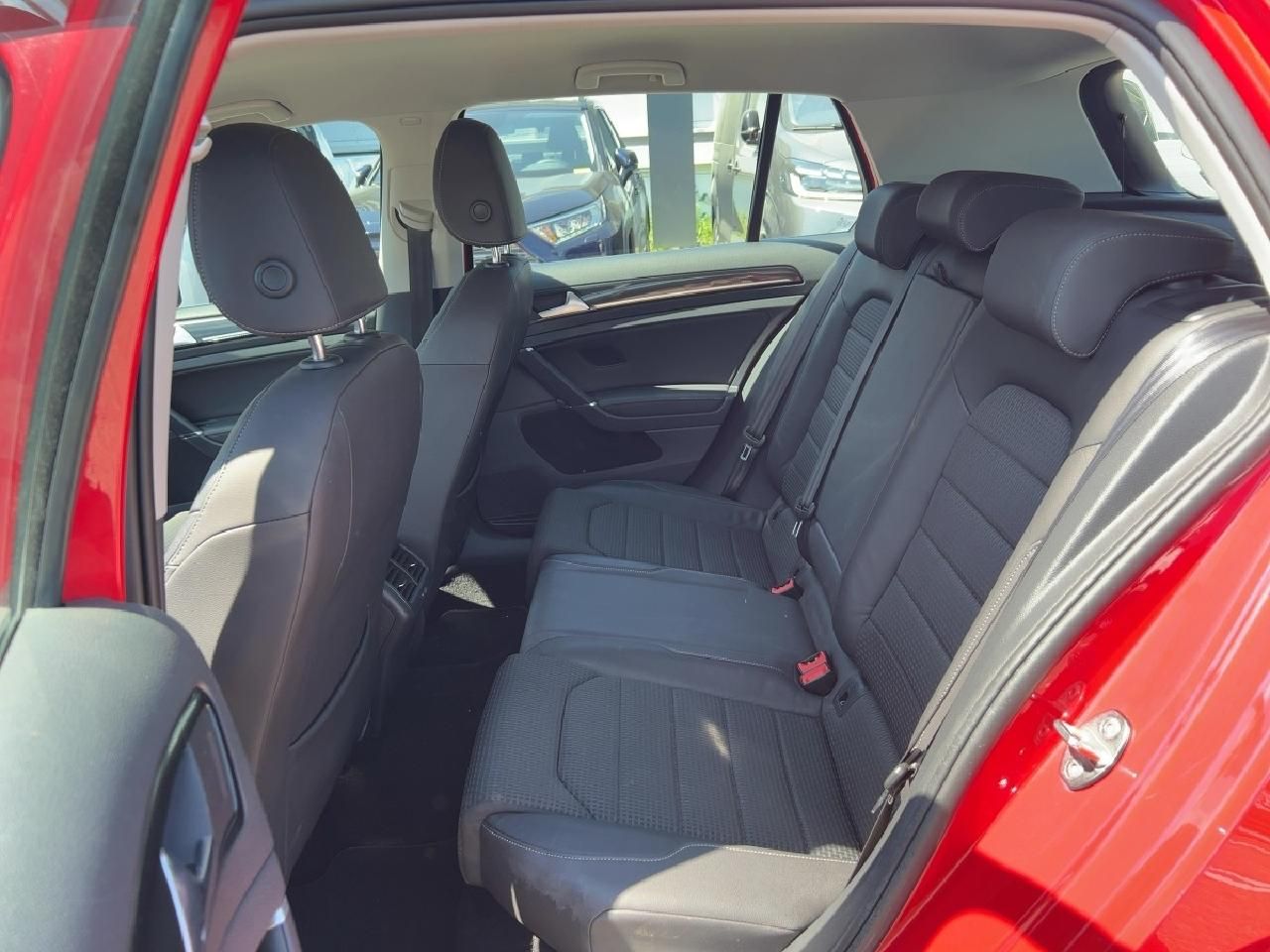 Fahrzeugabbildung Volkswagen Golf VII Lim. Highline BMT