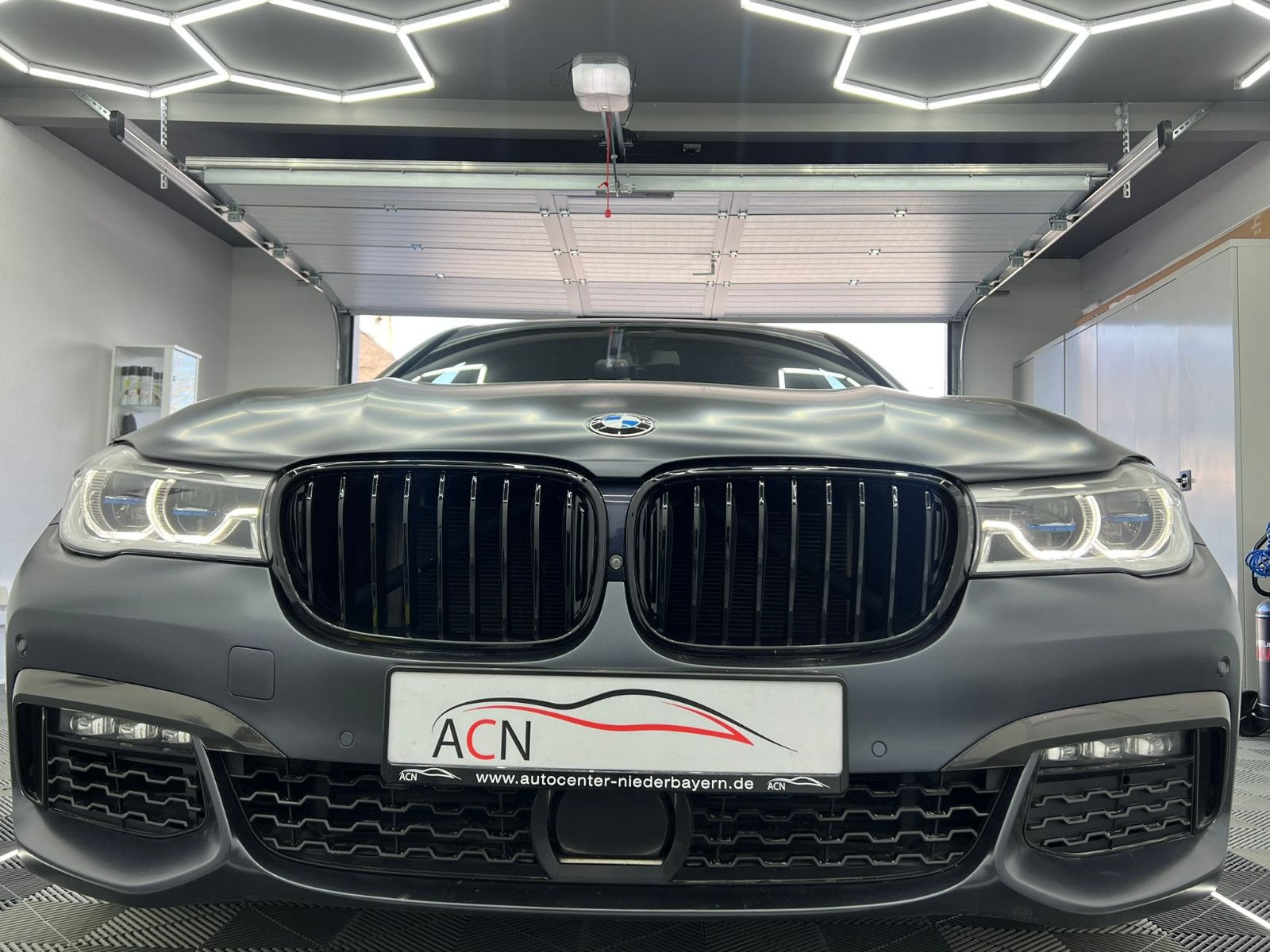 Fahrzeugabbildung BMW 750 d xDrive M SPORT/LASER/EXECUTIVE PRO/FROZEN