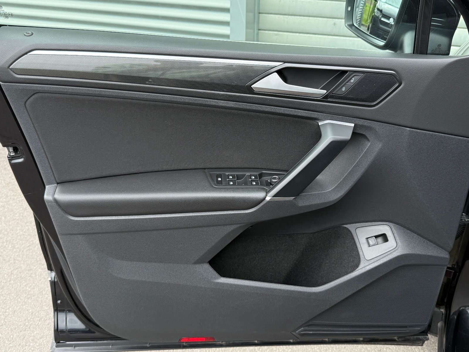Fahrzeugabbildung Volkswagen Tiguan Highline 4Motion ACC AHK Nav SHZ Pano LED