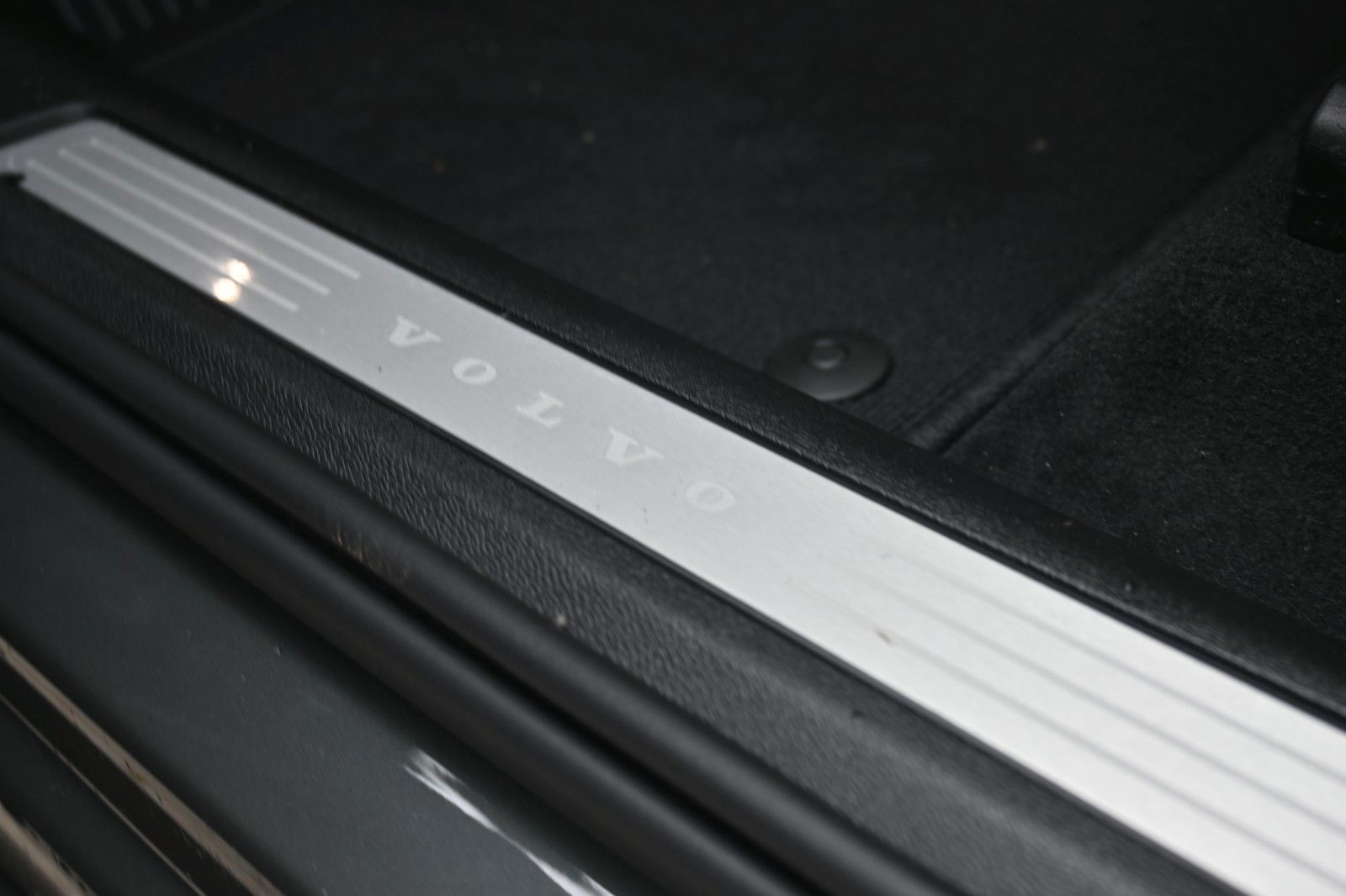 Fahrzeugabbildung Volvo XC60 Recharge T6 AWD Plus Dark